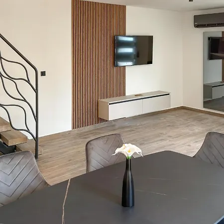 Stunning In Opatija-moscenicka Ferienhaus